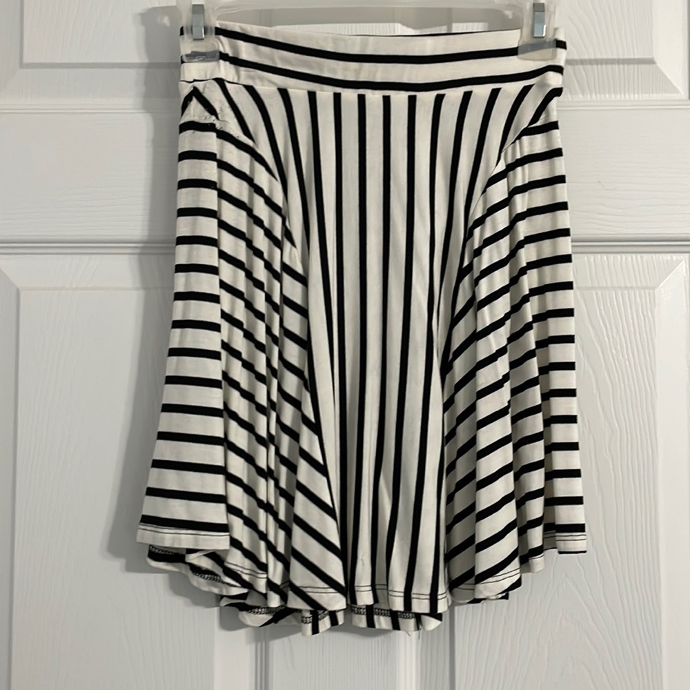 Black and white stripe mini skirt